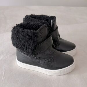 EUC! Freshly Picked Ebony Sherpa Boot, sz 6 (little kid)